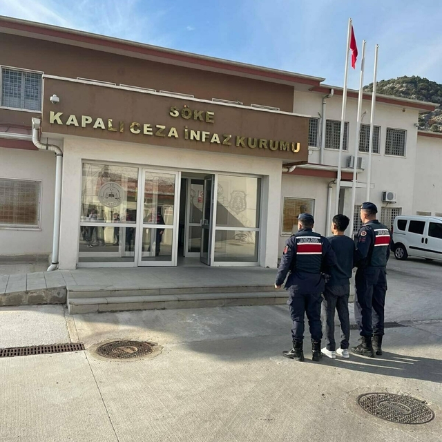 Evinde iklimlendirme çadırı kurup, skunk yetiştiren şüpheli tutuklandı