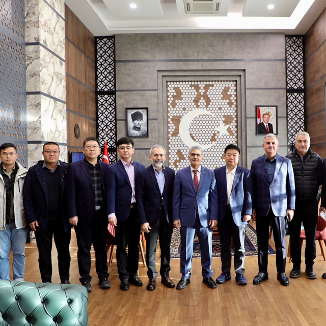 Niğde Valisi Cahit Çelik, Çinli yatırımcılarla görüştü