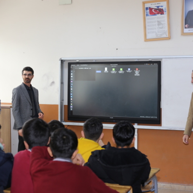 Patnos'ta öğrencilere vergi bilinci eğitimi verildi