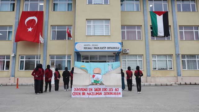 Sakarya'da öğrenciler Gazzeli akranlarına destek etkinliği düzenledi