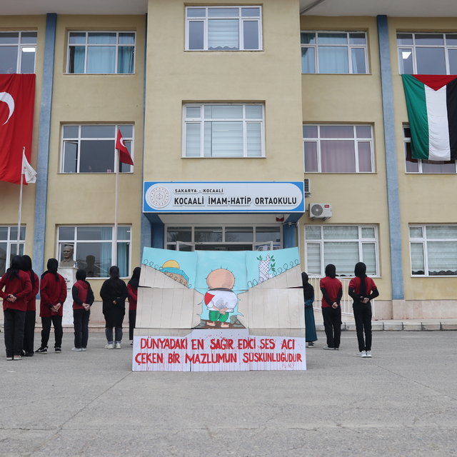 Sakarya'da öğrenciler Gazzeli akranlarına destek etkinliği düzenledi