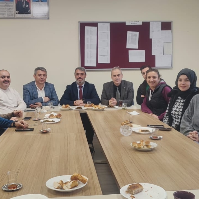 Tosya İlçe Milli Eğitim Müdürü Toğrul'dan okul ziyareti