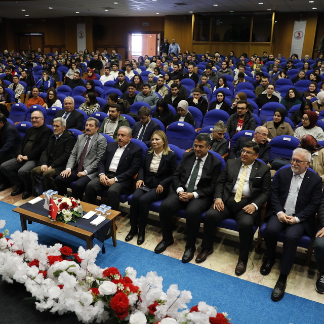 Eski TBMM Başkanı Şentop, Samsun'da "Türkiye'de Anayasalar ve Siyaset" konf...