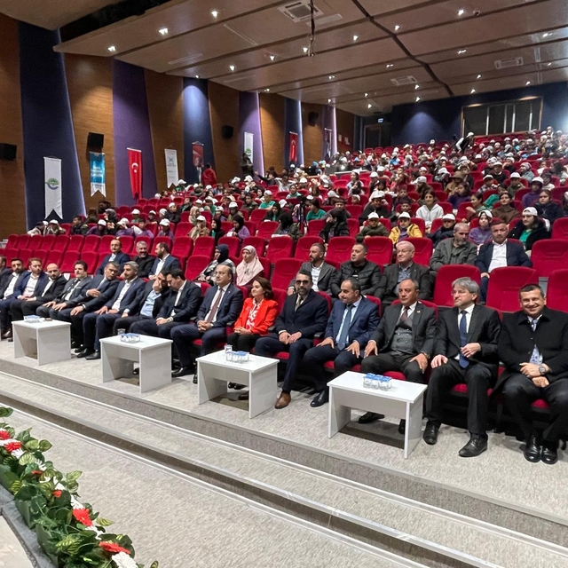 TÜGVA Genel Başkanı Beşinci "Türkiye'nin Kitap Kurtları Yarışıyor" projesin...