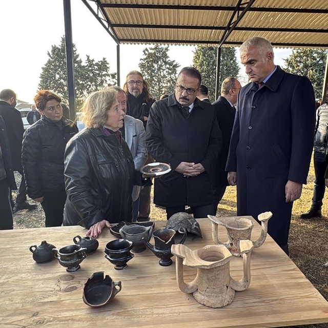 Bakan Ersoy: Gözümüzün önünde insanlık tarihinin en acı olayları yaşanıyor...