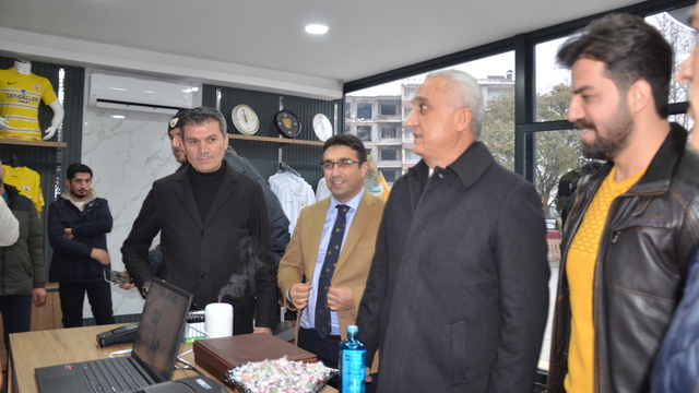 Muş Valisi Çakır'dan Muşspor Store'ye ziyaret
