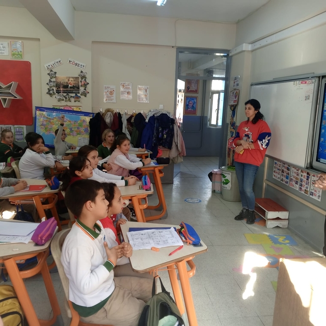 Bademli Şükrü Saraçoğlu İlkokulu'nda kan bağışı kampanyası düzenlendi