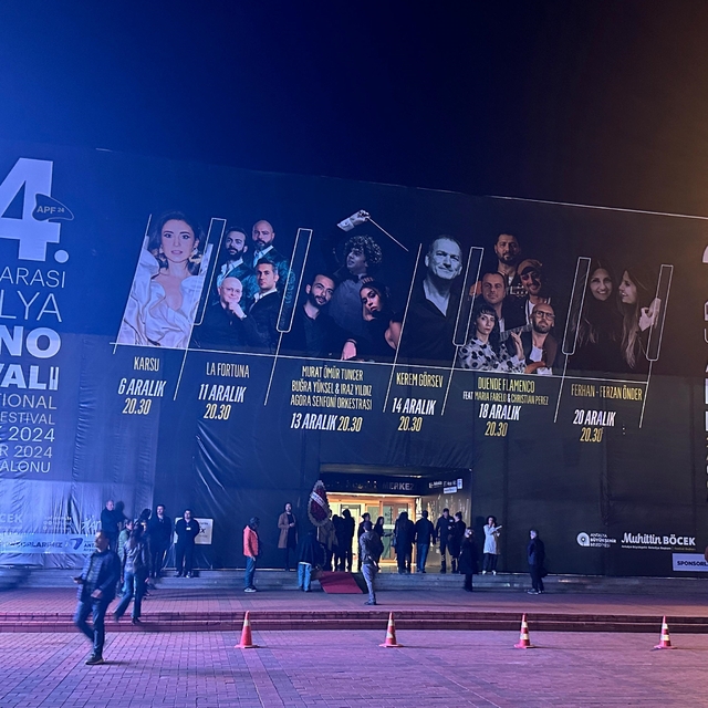 Karsu, Uluslararası Antalya Piyano Festivali'nde sahne aldı