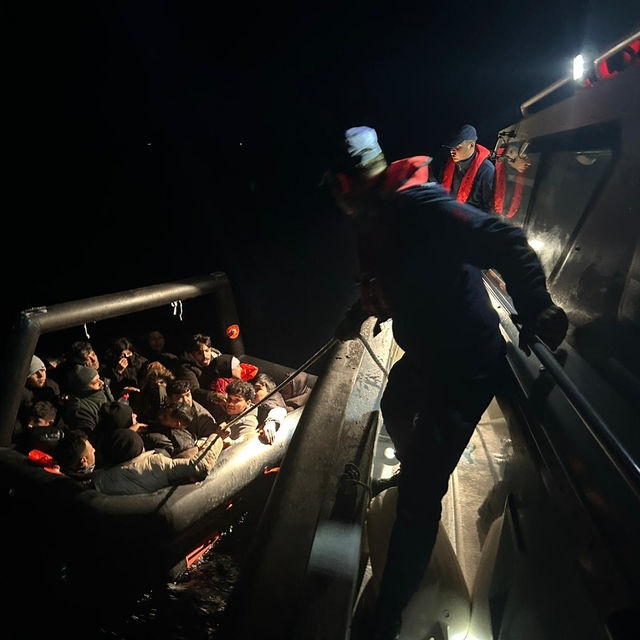 Bodrum açıklarında 21 düzensiz göçmen kurtarıldı