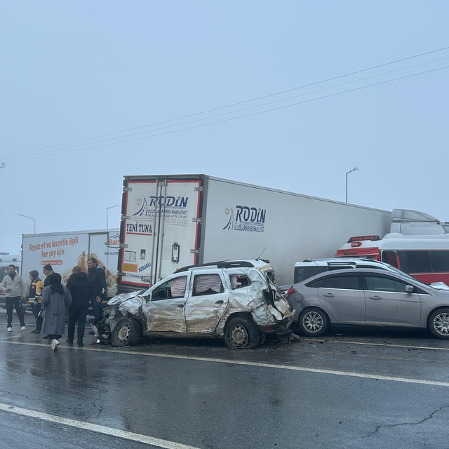 Bitlis'te 23 aracın karıştığı kaza; 1'i ağır 31 yaralı