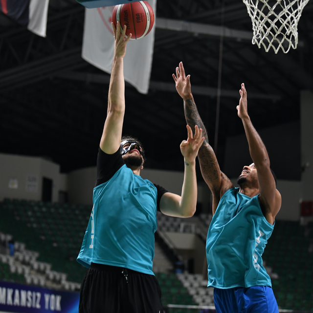 TOFAŞ, lig ve Avrupa'da yoluna kayıpsız devam ediyor