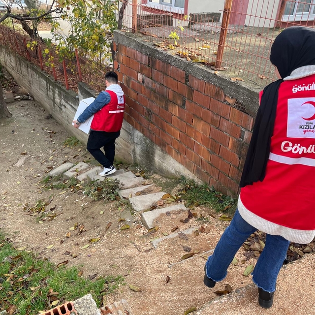 Bilecik'te Türk Kızılay'dan ihtiyaç sahiplerine gıda desteği