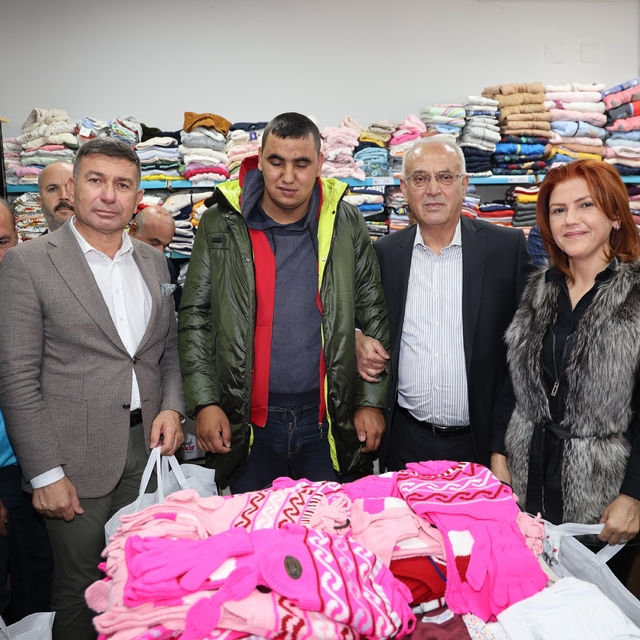 Karaisalı'da Sosyal Market açıldı