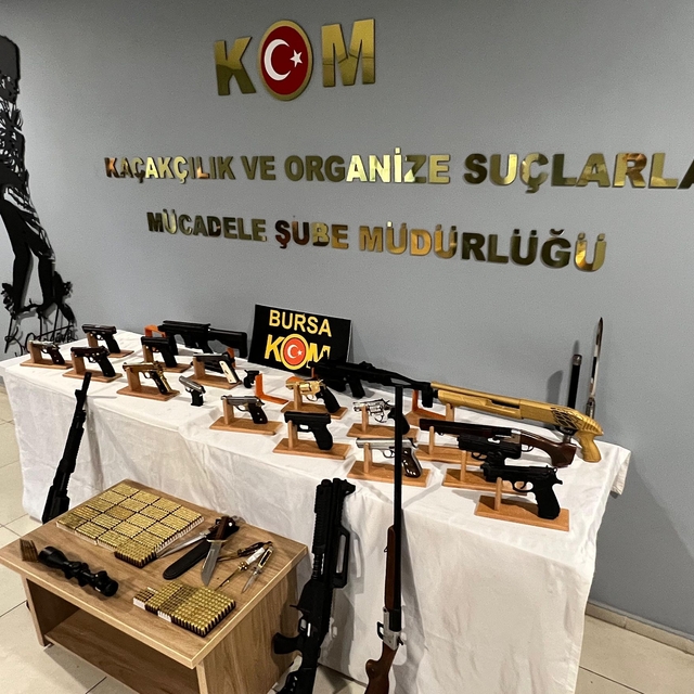 Bursa'da yasa dışı silah imalatı operasyonunda yakalanan 2 zanlı tutuklandı