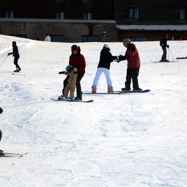 Kartalkaya'da kayak sezonu açıldı; kar kalınlığı 1 metre