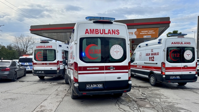 Kocaeli'de akaryakıt istasyonunda çıkan kavgada 7 kişi yaralandı