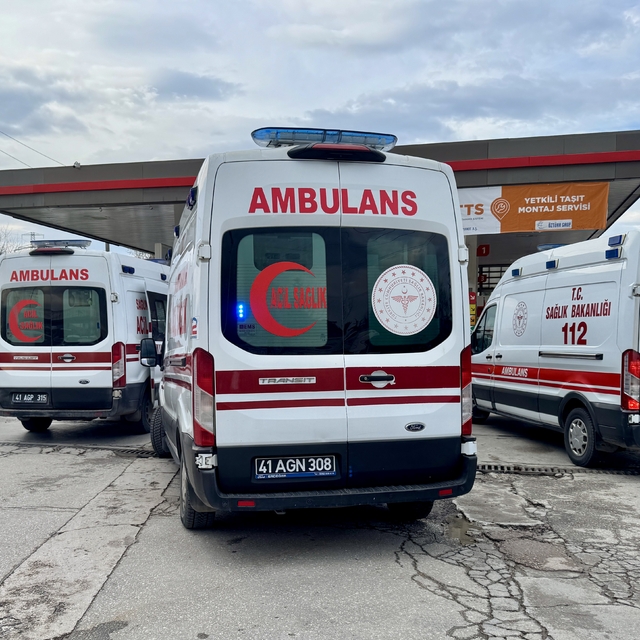 Kocaeli'de akaryakıt istasyonunda çıkan kavgada 7 kişi yaralandı