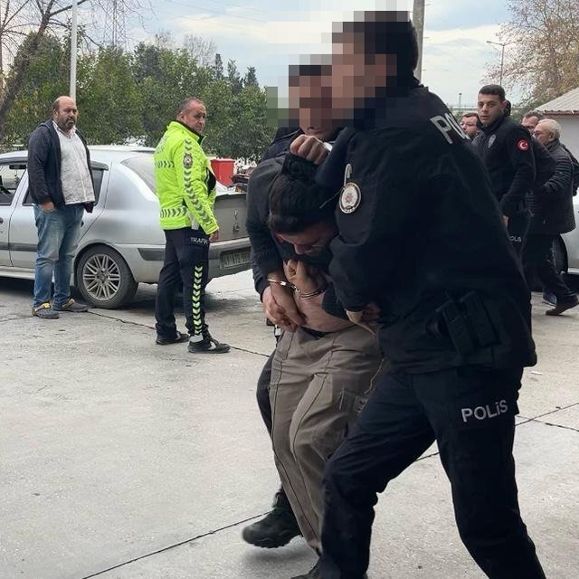 Akaryakıt istasyonunda oraklı 'gaz hortumu' kavgası: 7 yaralı