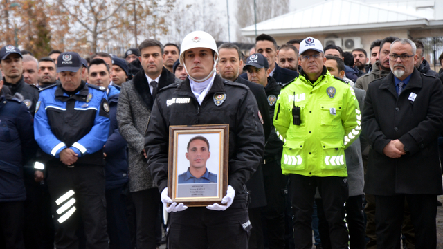 Muş'ta kalp krizi sonucu hayatını kaybeden polis memuru için tören düzenlendi
