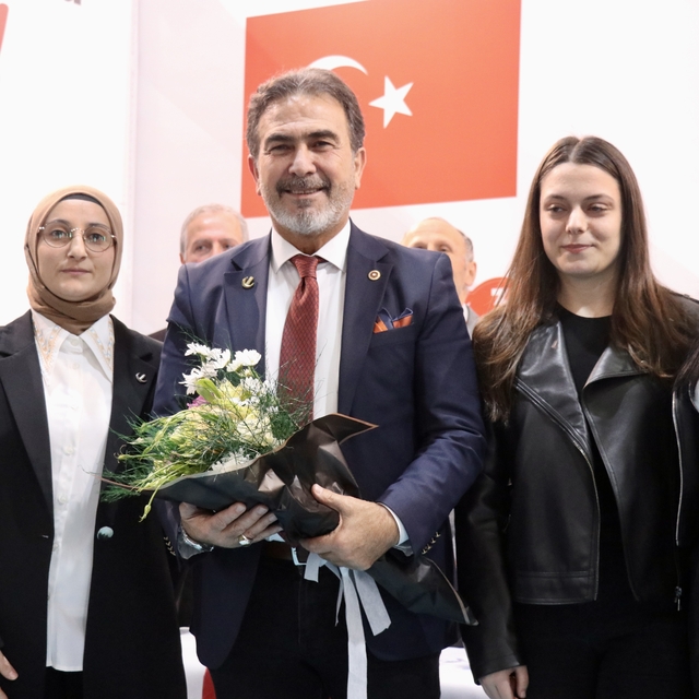 Yeniden Refah Partili Aşıla: "Tarihin en badireli dönemlerinden birini yaşı...