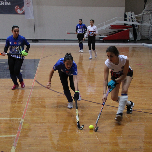 Salon Hokeyi Kadınlar Süper Ligi'nde 2024-2025 sezonu Alanya'da başladı