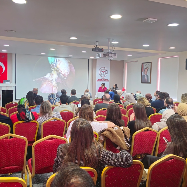 Trabzon'da doktorlara yönelik eğitim toplantısı düzenlendi