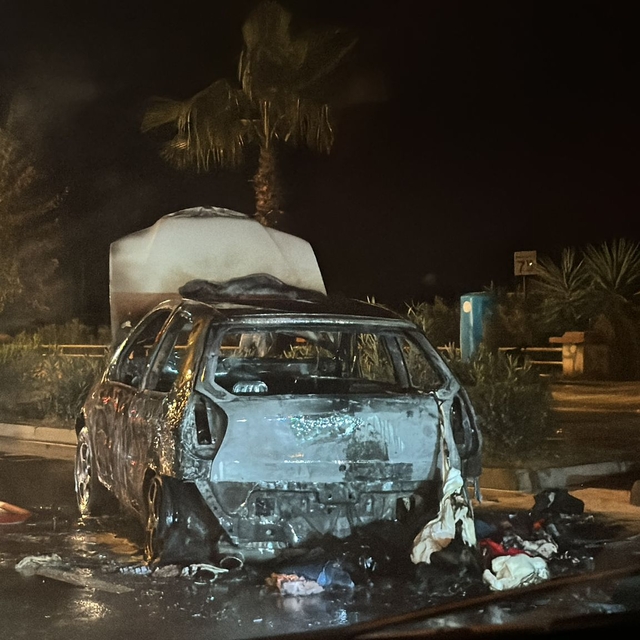 Alanya'da seyir halindeki otomobil yandı