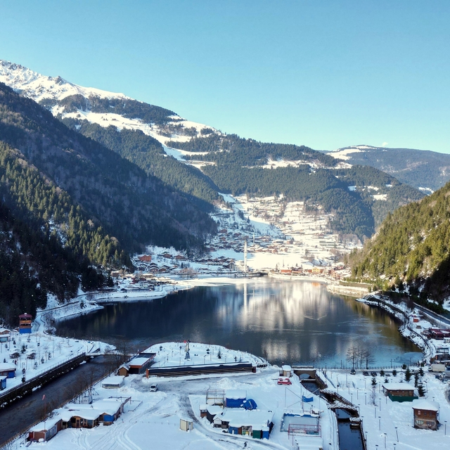 Beyaza bürünen Uzungöl'de 'kış turizmi' atağı