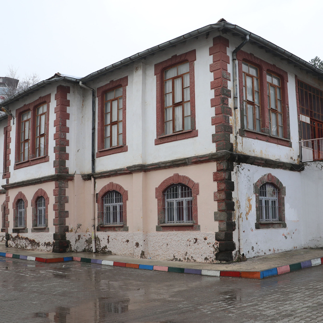 Milli Mücadele'nin tanığı bina, öğrencileri tarihten gelen birikimle gelece...