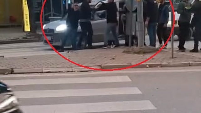 'Yol verme' tartışması yumruklu kavgaya dönüştü