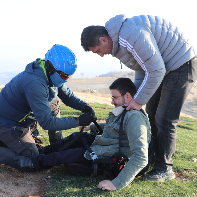 Siirt'te bedensel engelli Bekir'in yamaç paraşütü hayali gerçekleşti
