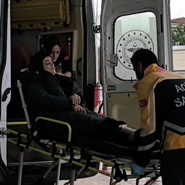 Bursa'da iki otomobil çarpıştı: 3'ü çocuk, 7 yaralı