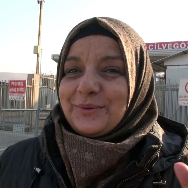 Cilvegözü Gümrük Kapısı'nda kutlama; 'Artık özgürüz, herkes vatanına dönsün...