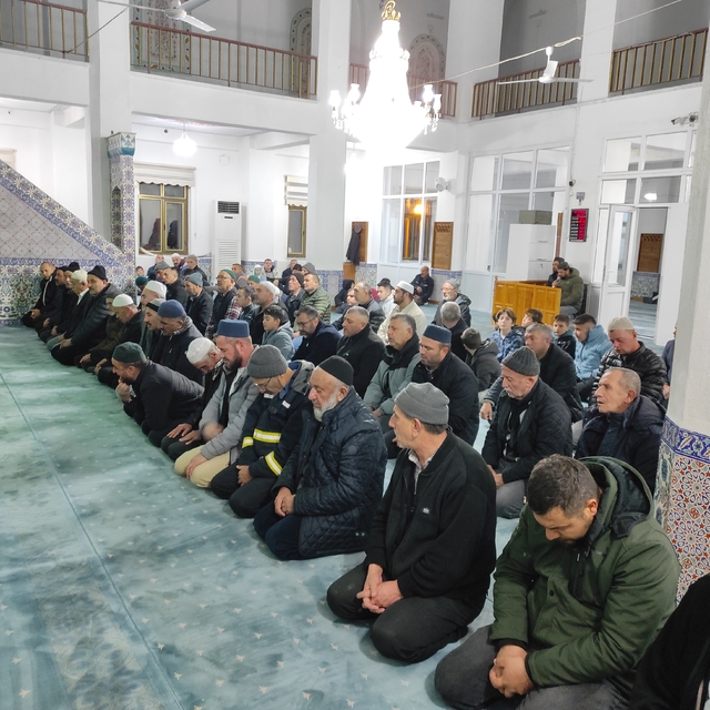 Niğde'de "Sabah Namazı Buluşmaları"nda mazlumlar için dua edildi