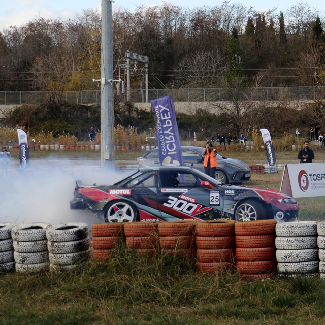 Türkiye Drift Şampiyonası'nın son yarışı Kocaeli'de yapıldı