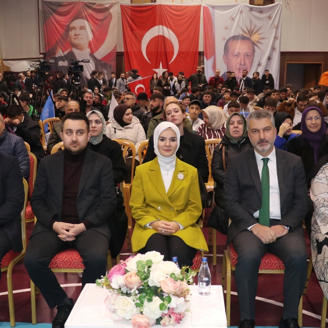 Bakan Göktaş, Trabzon'da AK Parti Akçaabat Gençlik Kolları 7. Olağan Kongre...