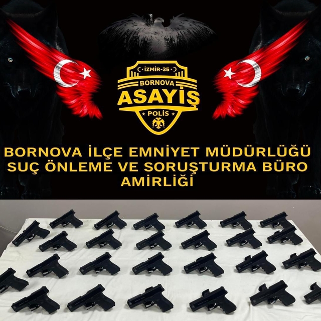 İzmir'de yasa dışı silah ticareti operasyonunda 26 tabanca ele geçirildi