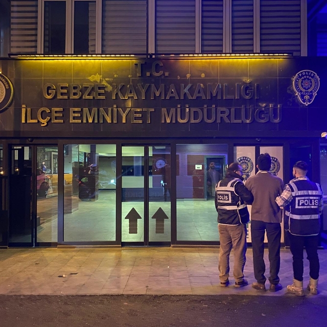 Kutlama yapan Suriyelilere tepki gösterdi, gözaltına alındı