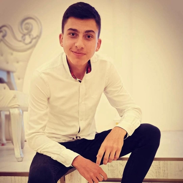 Otomobil ağaca çarptı: 1 ölü, 1 yaralı