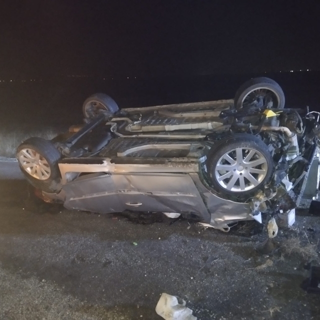 Eskişehir'de devrilen otomobildeki 1 kişi öldü, 3 kişi yaralandı