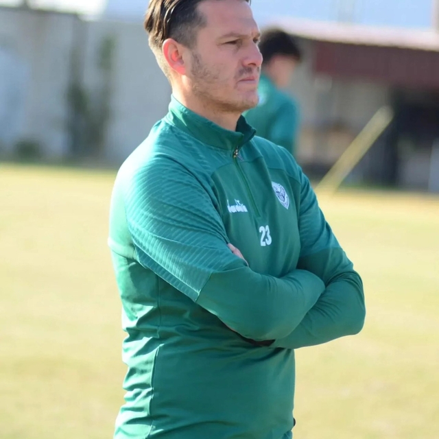 Nazillispor Hakan Fırıloğlu ile çıkışa geçti