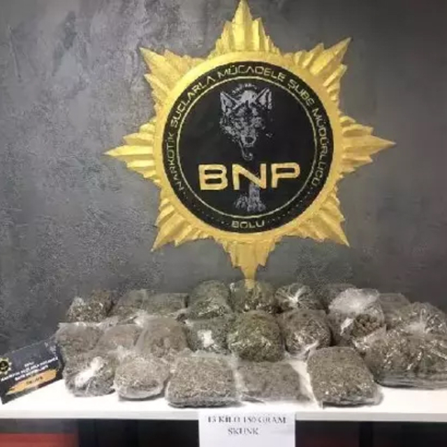 Uyuşturucu ticareti yapan 4 sanığa hapis cezası