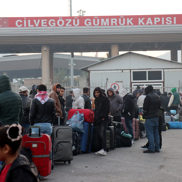 Esed rejiminin devrilmesinin ardından Türkiye'deki Suriyeliler ülkelerine d...