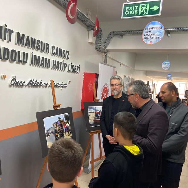 Sakarya'da "Çocuk, Göç ve Mültecilik" temalı fotoğraf sergisi açıldı