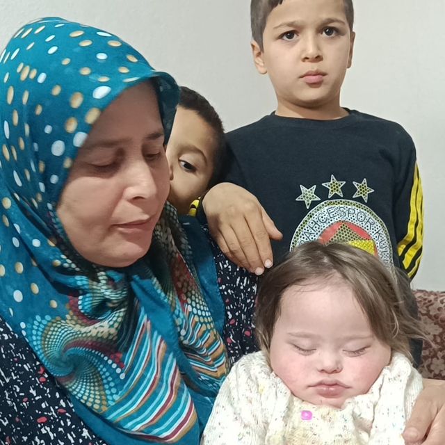 Adana'da kalp rahatsızlığı olan bebeğin ailesi yardım bekliyor