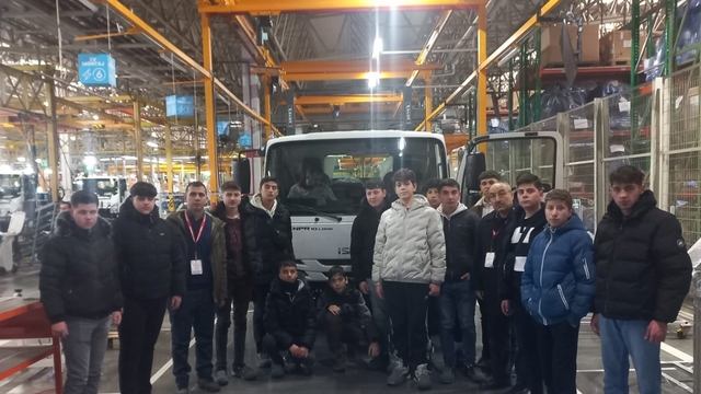 Çankırılı meslek lisesi öğrencileri Kocaeli'deki Anadolu Isuzu firmasını ziyaret etti