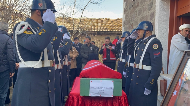 Ankara'da vefat eden 15 Temmuz gazisi Hasan Hüseyin Bayar, son yolculuğuna uğurlandı