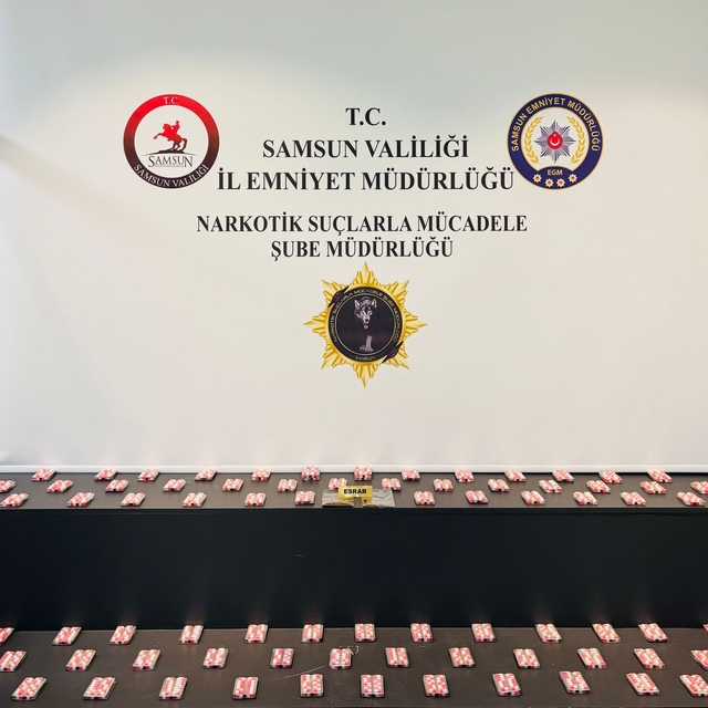Samsun'da 2 bin 263 sentetik ecza hapı ele geçirildi, 2 zanlı yakalandı