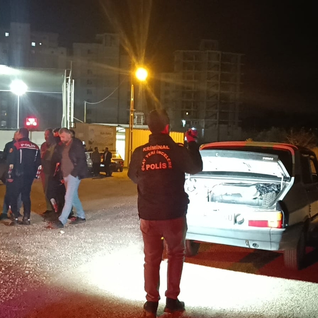 GÜNCELLEME - Adana'da çıkan silahlı kavgada 1 kişi yaralandı