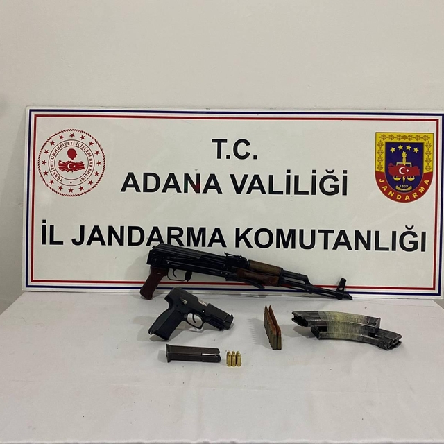 Adana'da evinde uzun namlulu silah ve tabanca bulunduran kişi tutuklandı